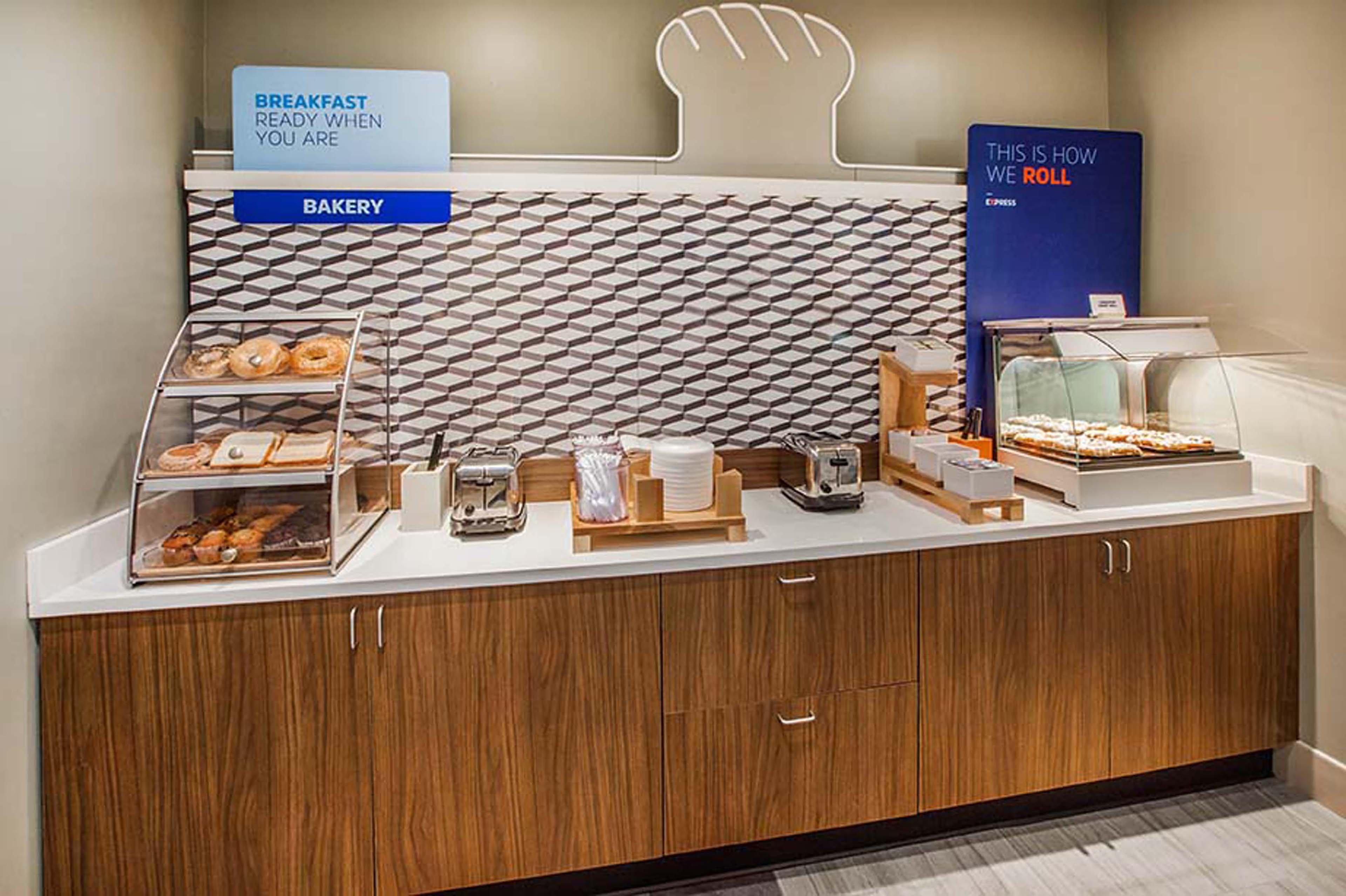 Holiday Inn Express South Burlington By Ihg Exterior foto